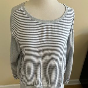 Two by Vince Camuto sweatshirt